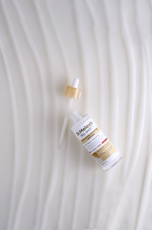 Dr. Melaxin Peel Shot Exfoliating White Rice Ampoule serum peelingujące o działaniu złuszczającym dla efektu rozjaśnienia i wygładzenia skóry