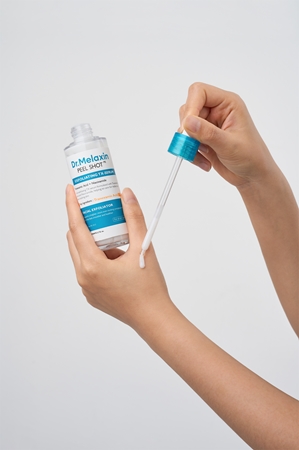 Dr. Melaxin Peel Shot Exfoliating TX-Serum nawilżające serum do twarzy z efektem złuszczającym