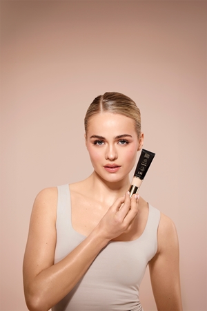 Dripping Gold CC Me In lehký make-up SPF 45