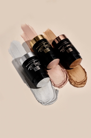 Dripping Gold Luxury Tanning Illuminating Stick Illuminating Bronzer for face and body
