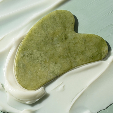 EcoTools Gua Sha Jade masážní pomůcka
