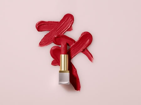 Elizabeth Arden Lip Color Matte luxusní pečující rtěnka s vitamínem E