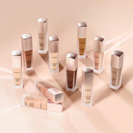 Elizabeth Arden Flawless Finish Skincaring Foundation serumo konsistencijos makiažo pagrindas