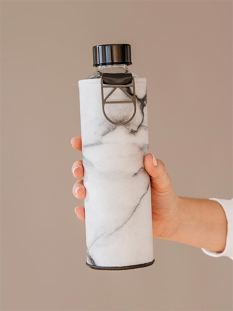Equa Mismatch botella de agua de cristal + funda de cuero sintético