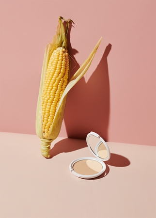 Ere Perez Corn компактна прозрачна пудра с огледалце и апликатор