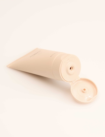 Esotiq Illuminating Body Butter Neck & Breast skaistinamasis kūno losjonas kaklui ir dekoltė sričiai