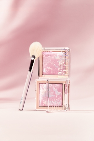espoir Tone Pairing Highlighter Face and Eye Highlighter with a brush