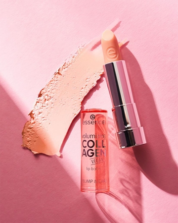 essence Volumizing Collagen bálsamo labial com efeito aumentador