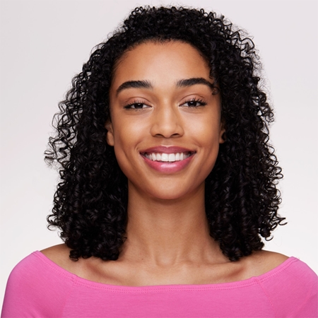 essence Peppermint Glow bálsamo labial com hortelã-pimenta