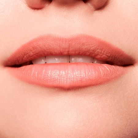 essence Soft & Precise μολύβι για τα χείλη