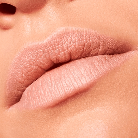essence Soft & Precise olovka za usne