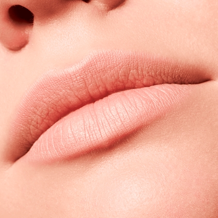 essence Soft & Precise olovka za usne