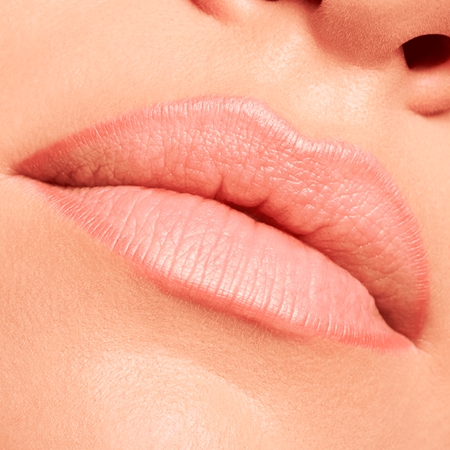 essence Soft & Precise lūpų pieštukas