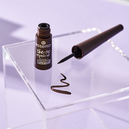 essence The Dip Eyeliner eyeliner w płynie