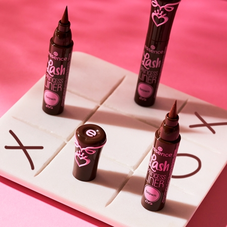 essence Lash PRINCESS eyeliner feutre