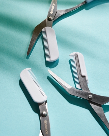 essence EYEBROW SCISSORS & COMB Saks til øjenbryn