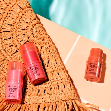 essence BABY GOT BLUSH blush in bastoncino