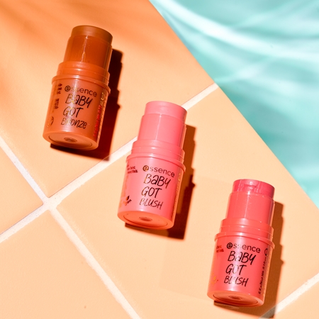 essence BABY GOT BLUSH blush in bastoncino