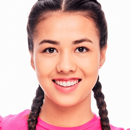 essence Caring SHINE pečující rtěnka
