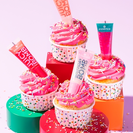essence Juicy Bomb sjajilo za usne