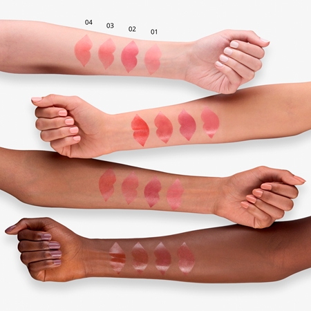 essence TINTED kiss kosteuttava huulikiilto