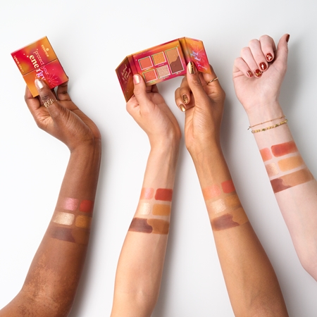 essence Protect Your Energy paleta de sombras de ojos mini