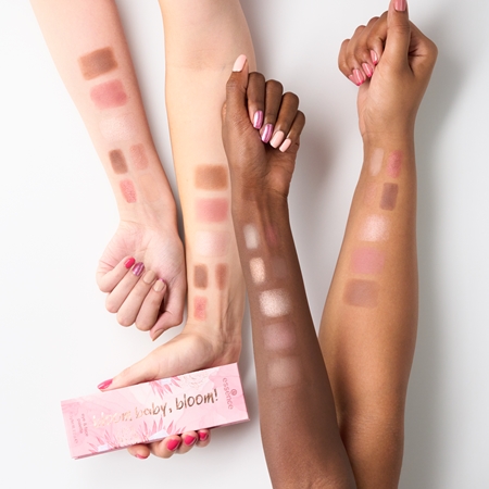 essence Bloom baby, bloom! konturovací paletka na obličej a oči