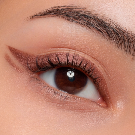 essence Blend & Line metaliczna kredka do oczu