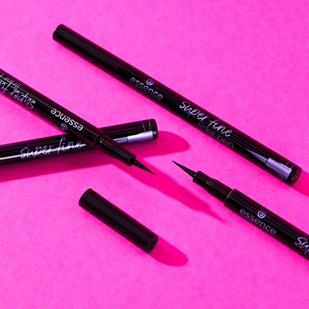 essence Super Fine Liner Pen črtalo za oči v obliki flomastra