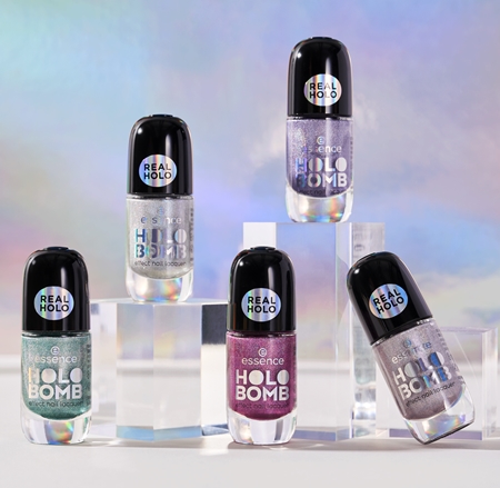 essence HOLO BOMB lak na nehty s holografickým efektem