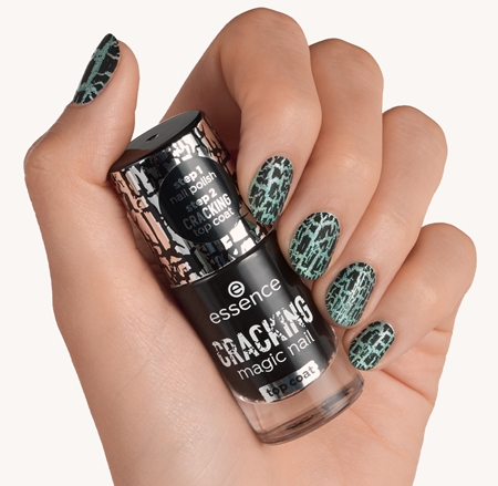 essence CRACKING magic top coat
