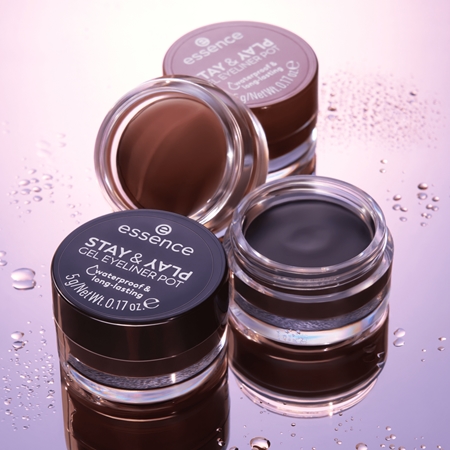 essence STAY & PLAY očné linky
