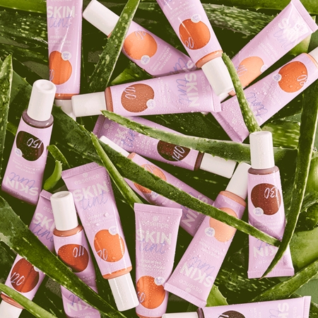 essence SKIN tint Kerge tooniv niisutaja SPF 30