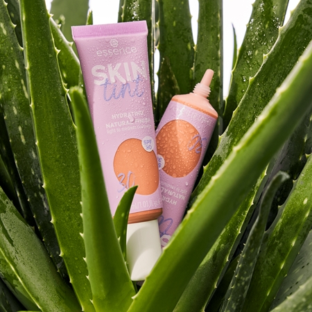 essence SKIN tint Kerge tooniv niisutaja SPF 30