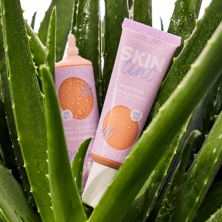 essence SKIN tint Kerge tooniv niisutaja SPF 30