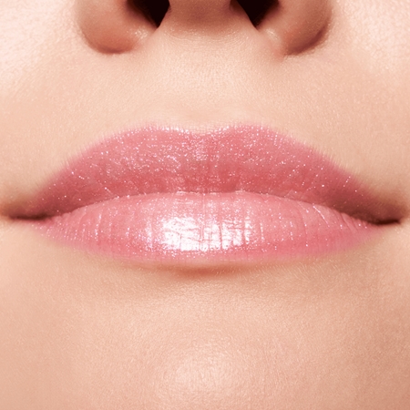 essence META GLOW MULTI-REFLECTIVE Brillo de labios con efecto holográfico