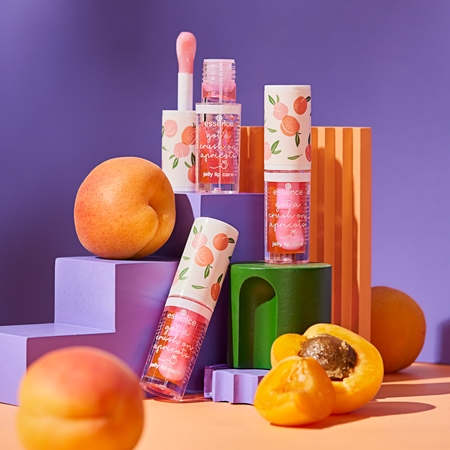 essence got a crush on apricots huulikiilto