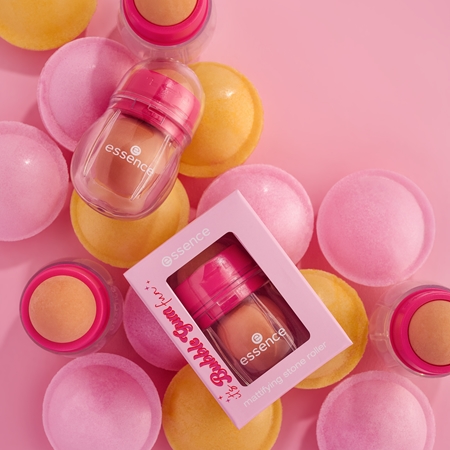essence it's Bubble Gum fun masážní pomůcka pro matný vzhled