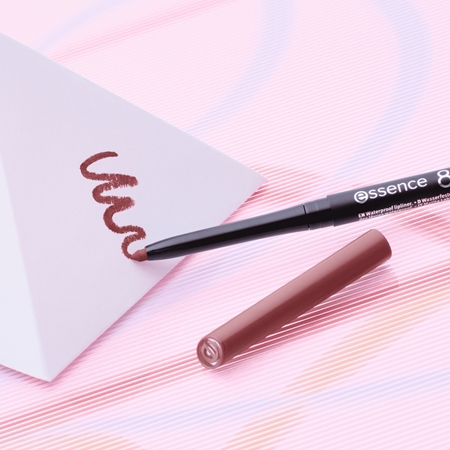 essence 8h Matte Comfort crayon à lèvres fini mat avec taille-crayon