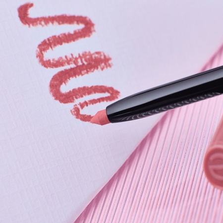 essence 8h Matte Comfort Matte Lip Liner with sharpener