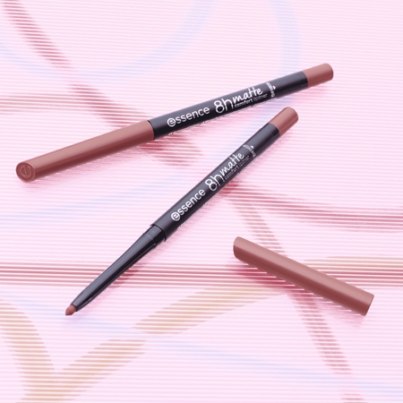 essence 8h Matte Comfort Matte Lip Liner with sharpener