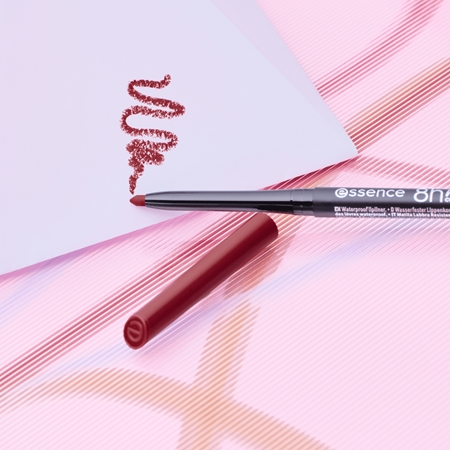 essence 8h Matte Comfort crayon à lèvres fini mat avec taille-crayon