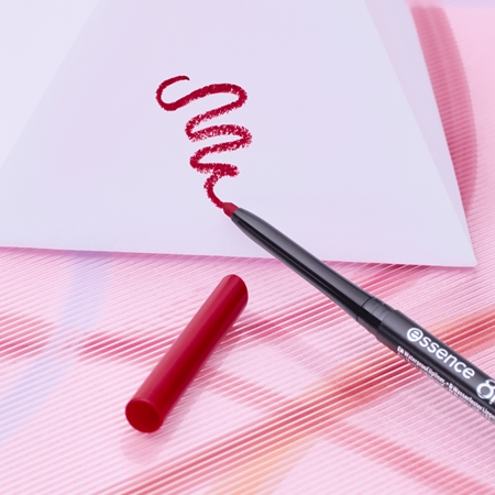 essence 8h Matte Comfort Matte Lip Liner with sharpener