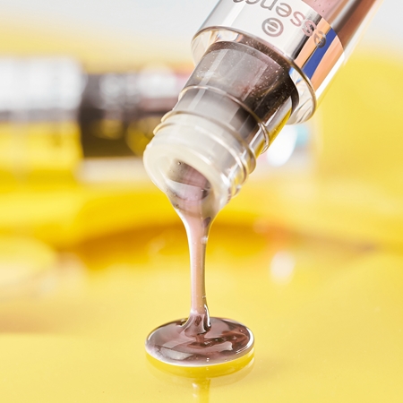 essence Hydra Kiss olio idratante per le labbra