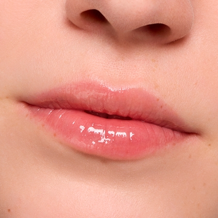 essence Hydra Kiss Mitrinoša eļļa lūpām