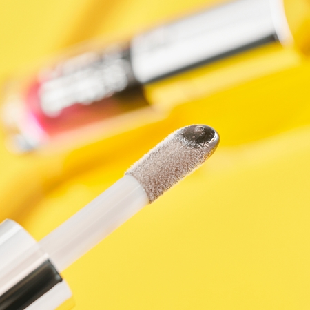 essence Hydra Kiss Mitrinoša eļļa lūpām