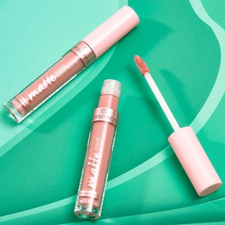essence Matte рідкі тіні для повік
