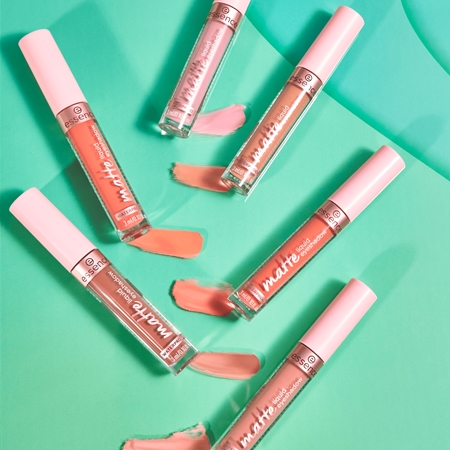 essence Matte рідкі тіні для повік