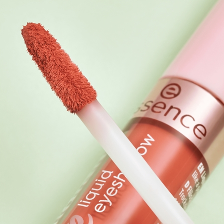 essence Matte рідкі тіні для повік