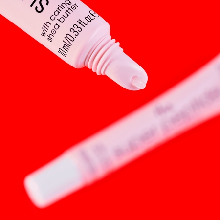 essence the super peptide balsamo labbra